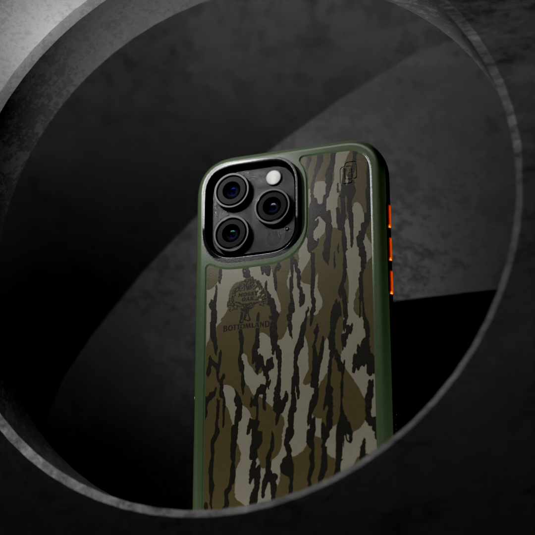 Shock-Absorbent MagSafe® Case for Apple iPhone 16 Pro | Mossy Oak | Bottom Lands | Fortitude Series